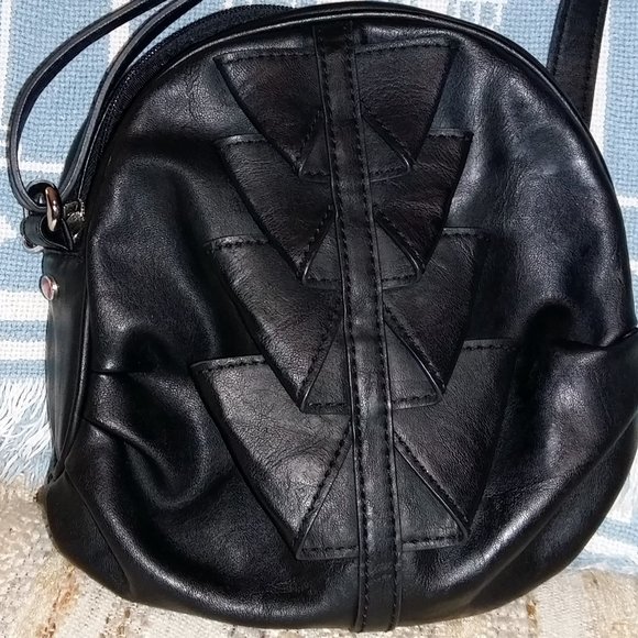 EDC - NWOT - black crossbody purse. - Picture 2 of 3